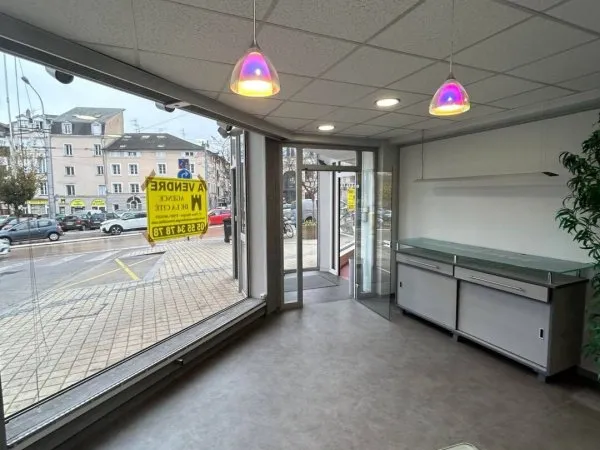 Local commercial 188 m²