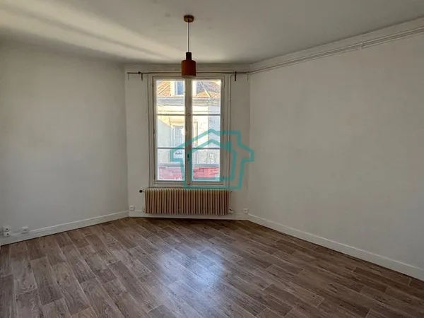 Appartement F3 - MONTFORT L'AMAURY Hyper centre