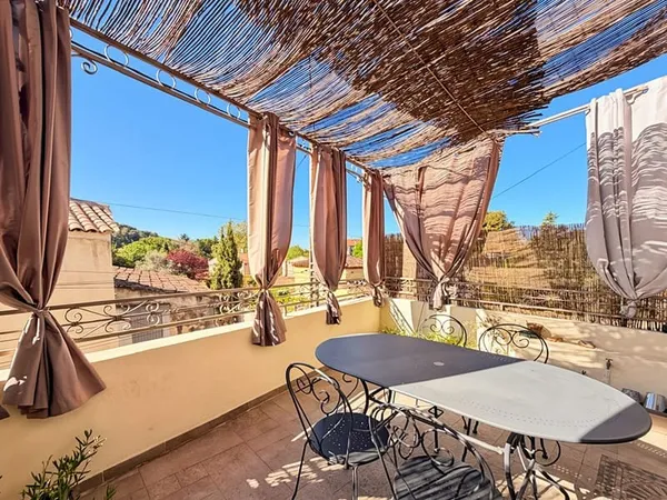 Hôtel 4 pièces 76 m²
