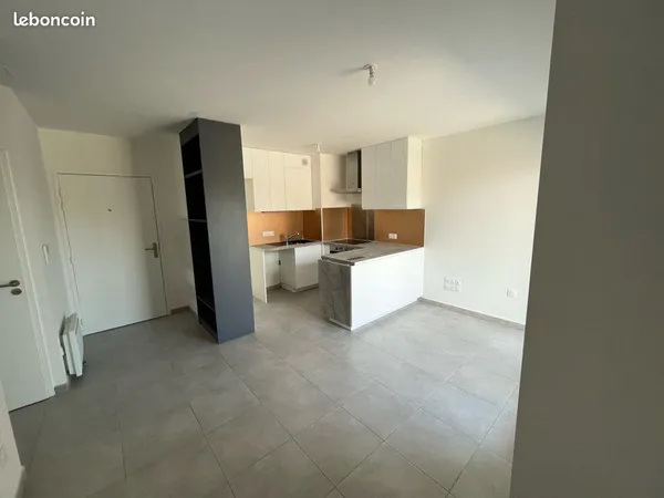 Location appartement T2 + garage double