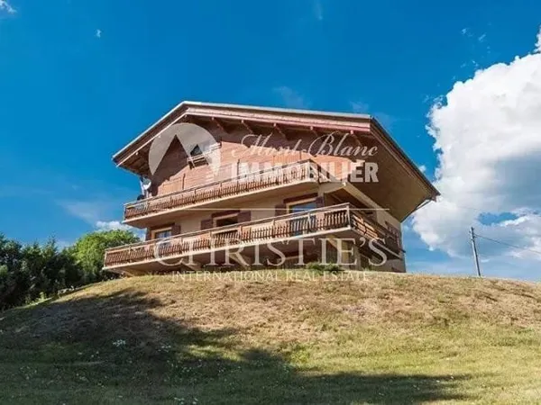 Chalet 7 pièces 300 m²