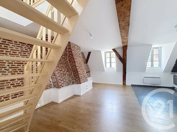 Appartement 1 pièce 65 m²