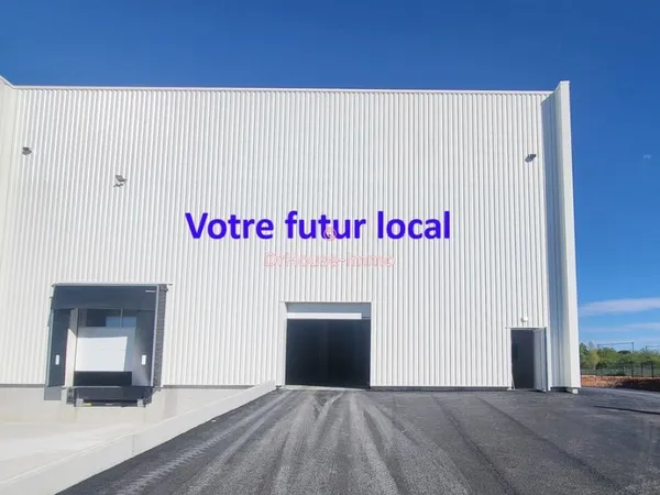 Local 1055 m² valergues