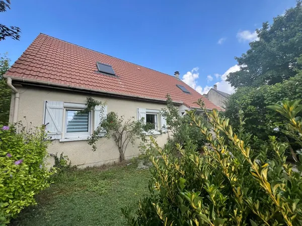 GUIGNICOURT : maison sur sous sol complet, 4 chambres, jardin, terrasses