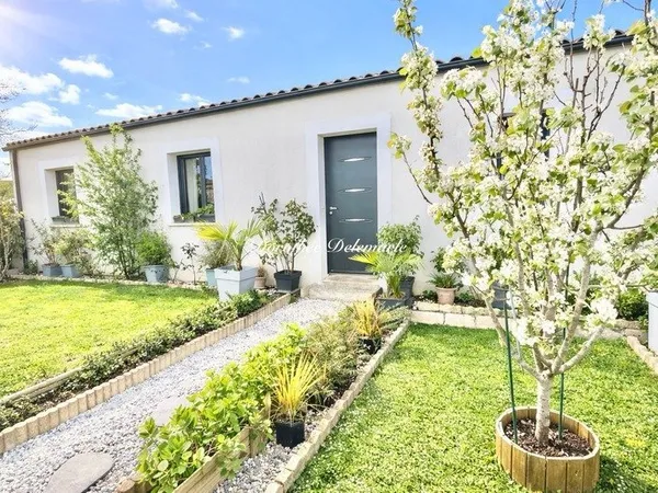 Maison à vendre 3 pièces FERRIERES (17)Maison 96 m² - État neuf - Plain-pied calme - Proximité école