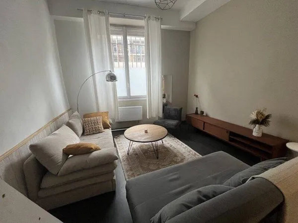 Studio 1 pièce 28 m²