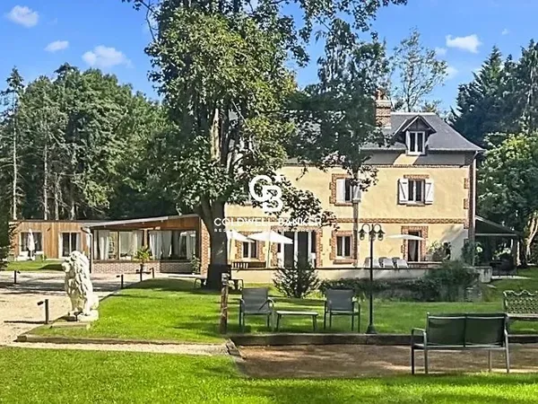 PROPRIETE AVEC DEPENDANCE - PISCINE - 14800 TROUVILLE SUR MER