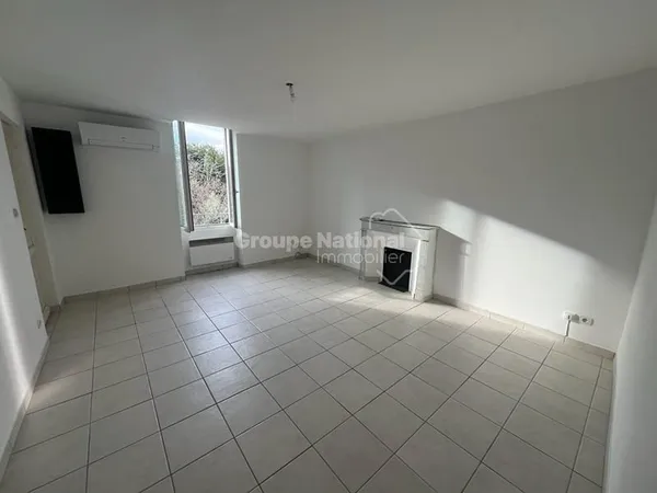 APPARTEMENT T2 ENTRAIGUES SUR LA SORGUE