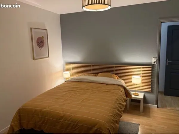 Chambre meublée