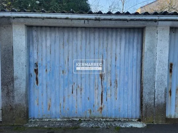 NANTES - garage fermé CONTRIE DERVALLIERES
