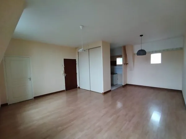 APPARTEMENT F3 à MAYENNE