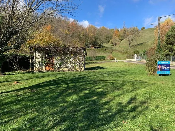 Terrain 701 m²