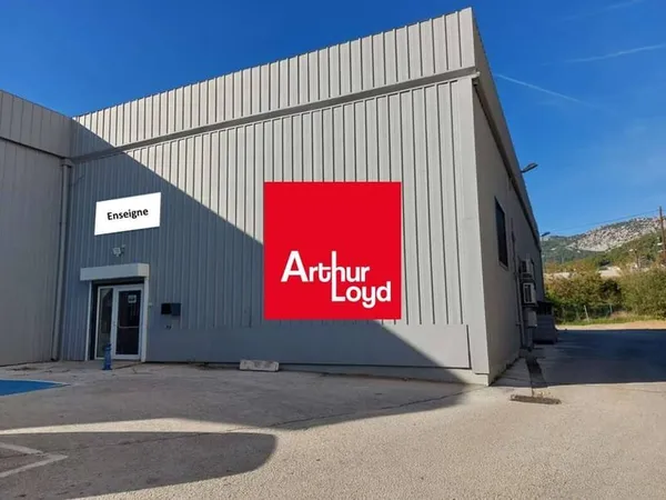 Local d'activité 434 m²