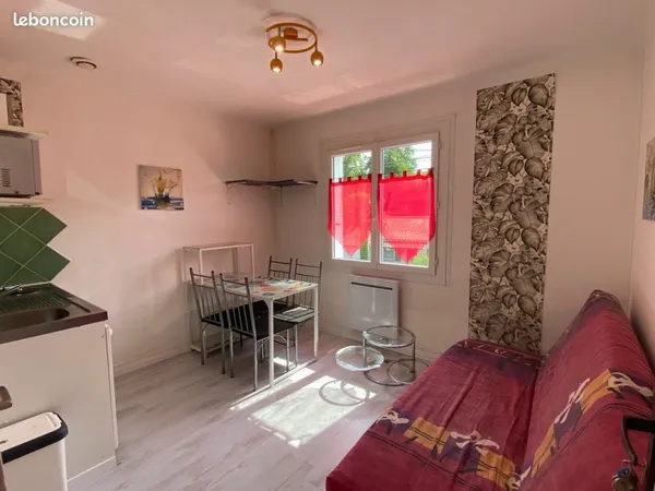 La Roche sur Yon diff. T2 meublés (neufs) +parking + branchm. MàL et TV