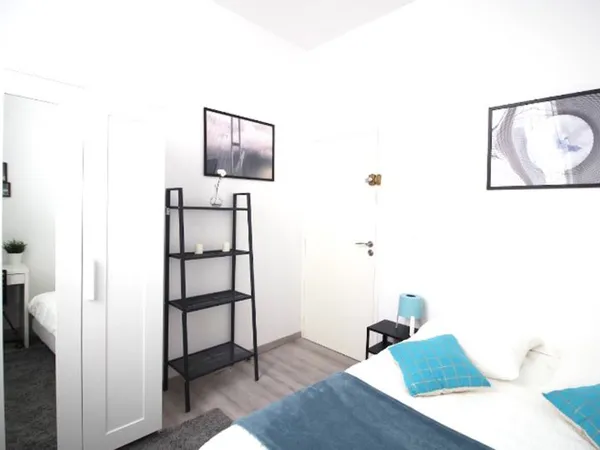Chambre agréable et chaleureuse – 9m²