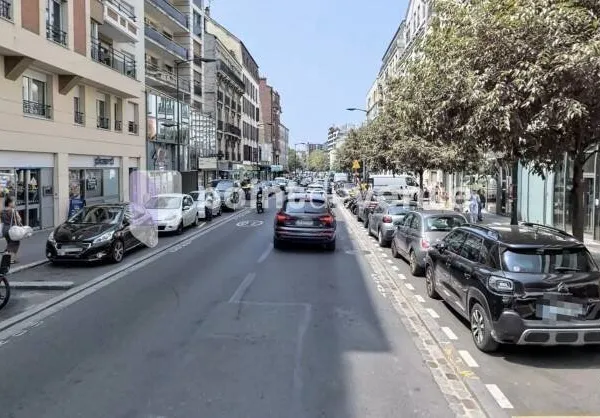 Local commercial 183 m²