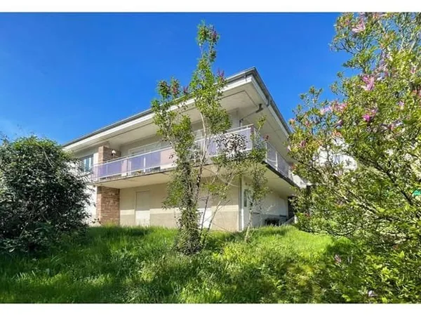 Maison 7 pièces 274 m²