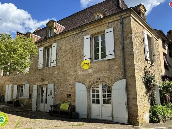 MAISON DE VILLAGE EN PIERRE