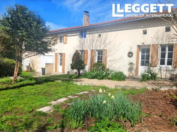 Charmante longère, exposée plein sud. 4 chambres avec dépendances et jardin, proche de Chalais