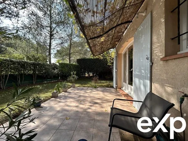 Golf de Pont Royal, maison climatisée,T4 ,grand jardin avec vue