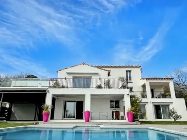 Maison Rochefort Du Gard 9 pièce(s) 314 m2