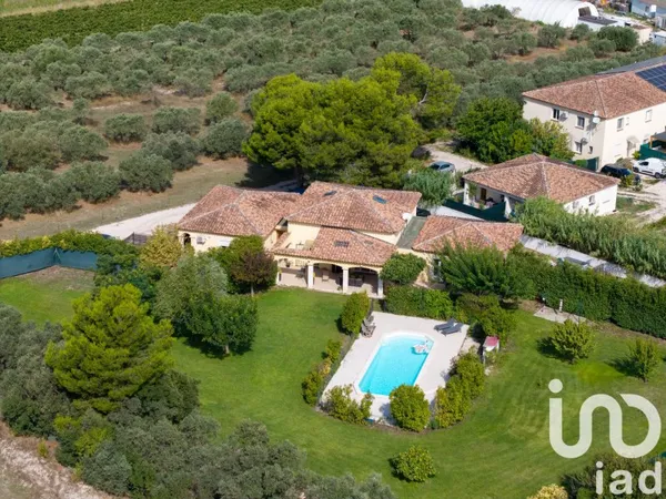 Maison 6 pièces 261 m²