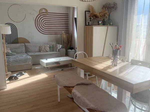 Appartement T3, 3 pièces - 72 m² - Lumineux & traversant - Saint-Claude