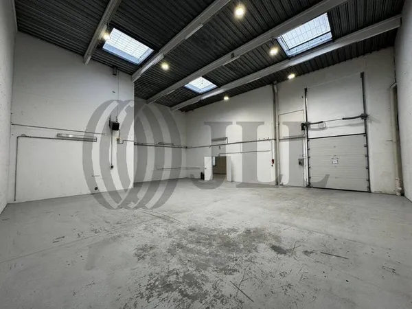 Local d'activité 518 m²