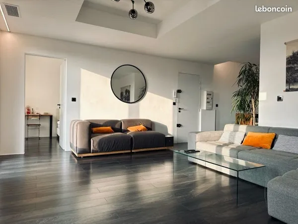 Colocation haut standing 3 chambres - centre Nîmes - tout inclus (wifi, Netflix, clim)