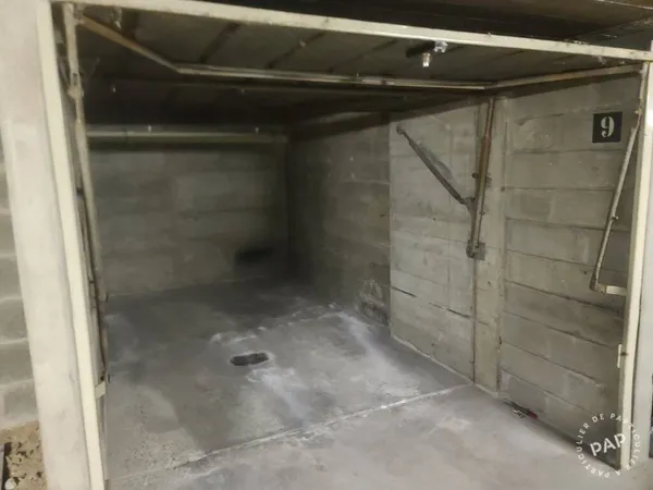 Garage/Parking