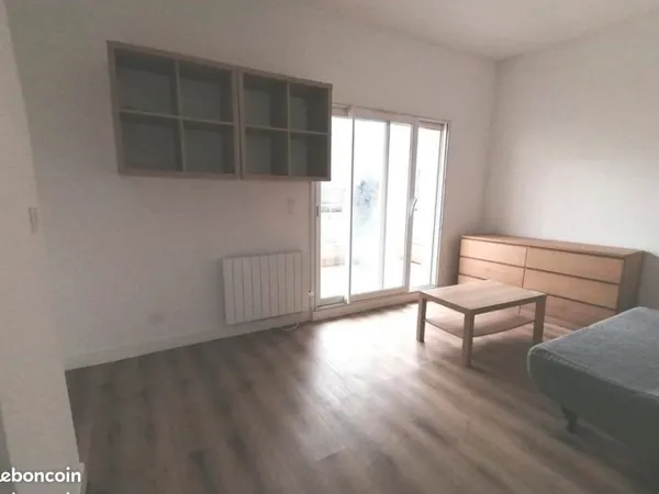 Studio 23m2 grand balcon