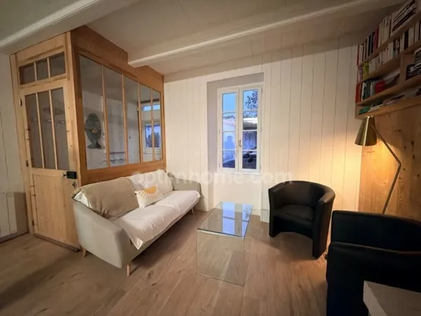 Belle maison de village 5 pièces avec une dépendance au BOIS PLAGE EN RE 17580
