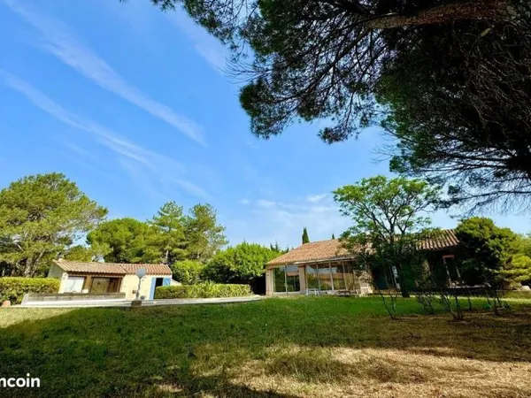 Maison traditionnelle 210m2