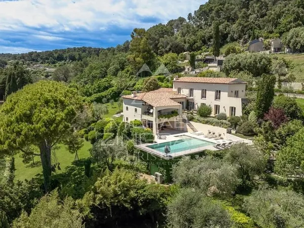 La Colle-sur-Loup : Villa provençale avec vue mer
