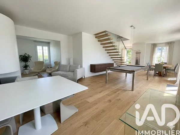 Maison 7 pièces 193 m²