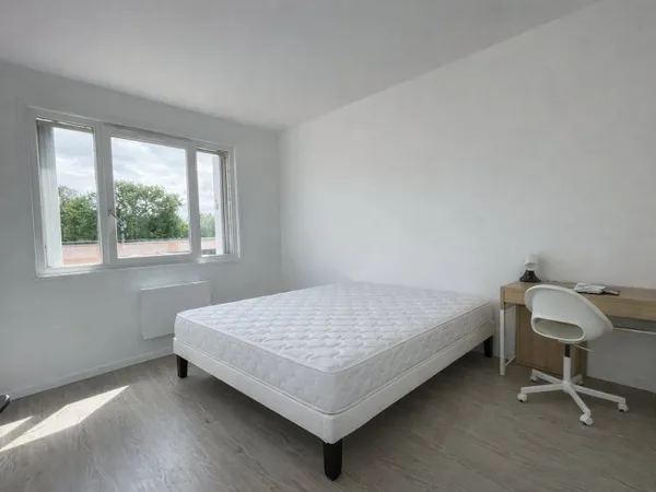 Chambre meublée en colocation - 9.98 m2