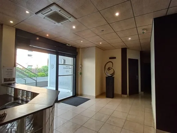 Bureaux de prestiges, centre-ville + garages