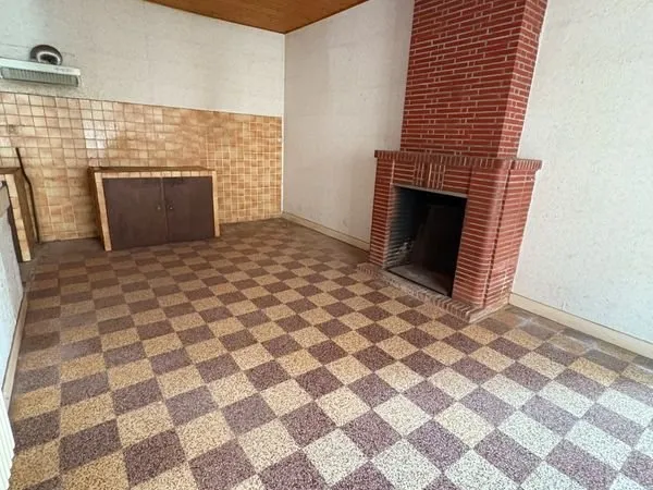 Maison de ville avec grande dépendance - 144 m² - Bourg-sur-Gironde (33710)