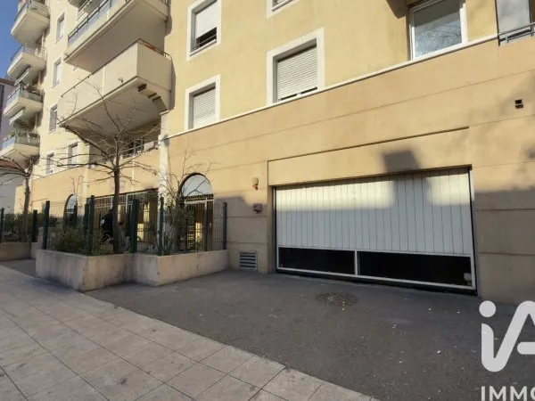 Parking 12 m²