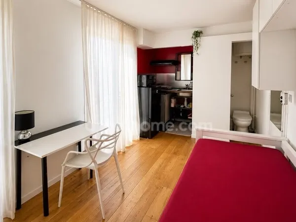 PARIS 9ème - RUE DU FAUBOURG MONTMARTRE - STUDIO RÉNOVÉ - CALME ABSOLU