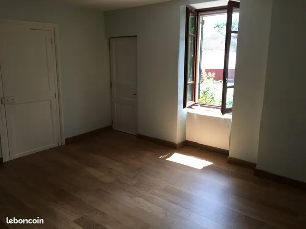 Appartement à louer type F3 centre ville 03130 LE DONJON