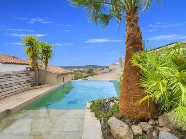 Villa 10 pièces 260 m²