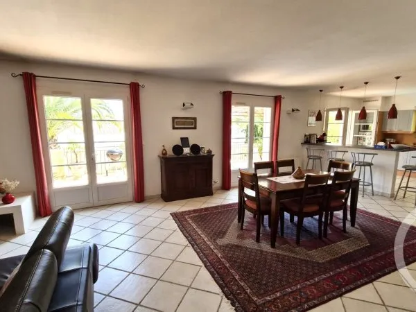 Maison 7 pièces 198 m²