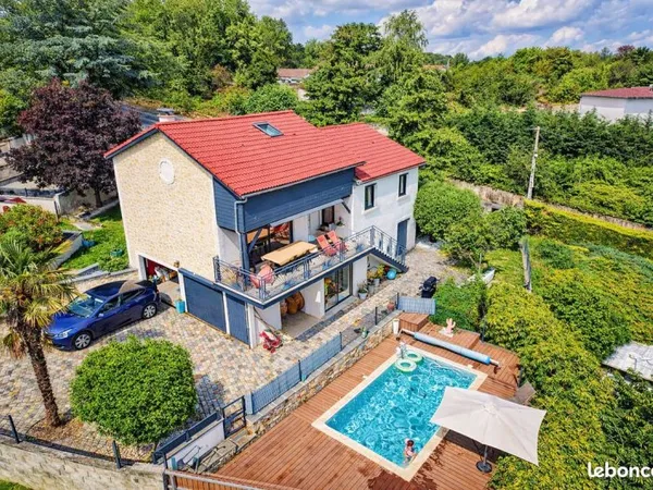 Maison 180m2 - Vue Dégagée - Piscine - Terrain de pétanque - Terrain 830m2