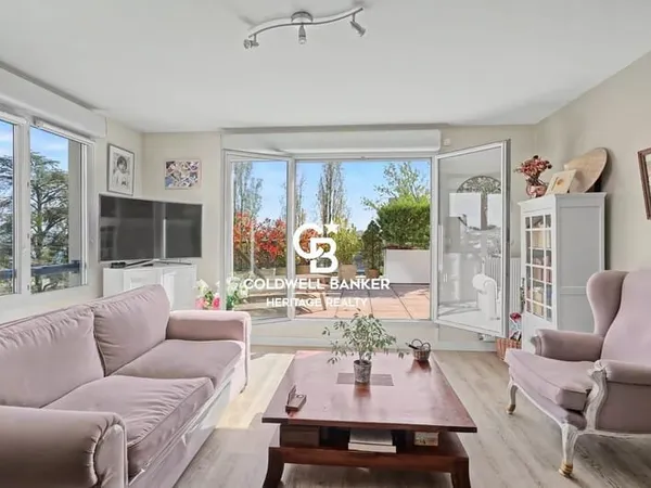 La Mulatière - Aux portes de Sainte-Foy-lès-Lyon Superbe appartement familial de 157 m² en dernier é