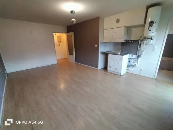 STUDIO CENTRE VILLE DE SENS 32M2