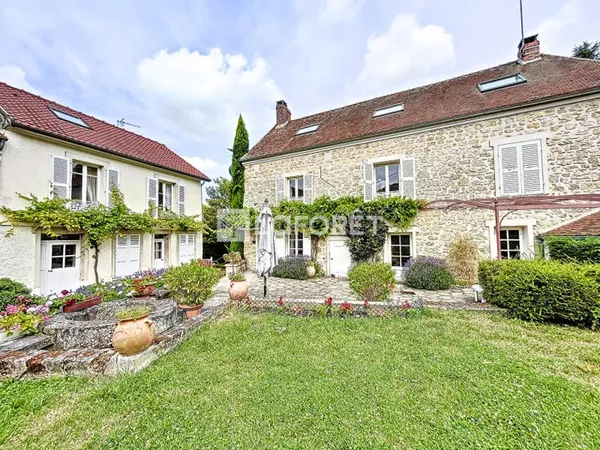 Maison 13 pièces 275 m²