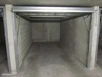 Parking/box 15 m² LYON 08