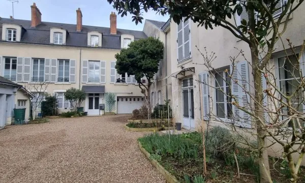APPARTEMENT BLOIS DE 73.87 m2 AVEC TERRASSE /PATIO ET GARAGE