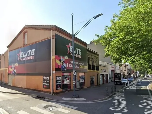 LOCAL D'ACTIVITE 715M2 + TERRAIN CONSTRUCTIBLE 439M2 ATTENANT